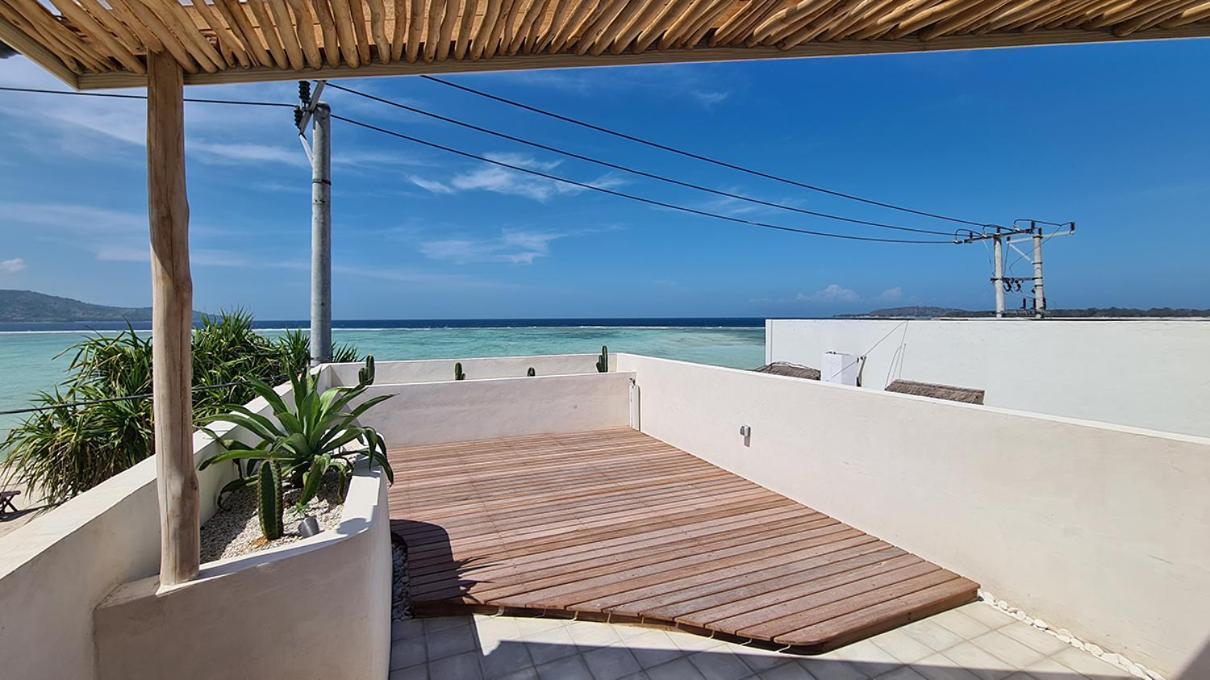 Shore Thing Gili Air Beachfront Apartment エクステリア 写真