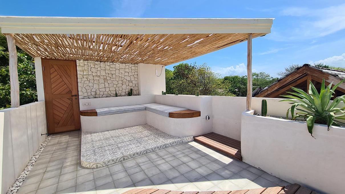 Shore Thing Gili Air Beachfront Apartment エクステリア 写真